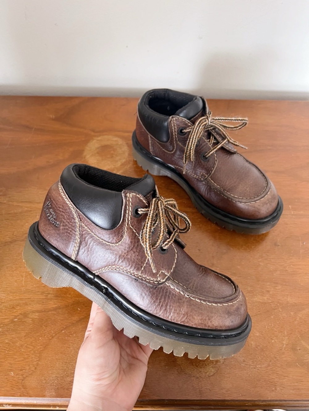 Dr Martens • vintage 8458 lace up boots ankle brown leather chunky lug sole MIE